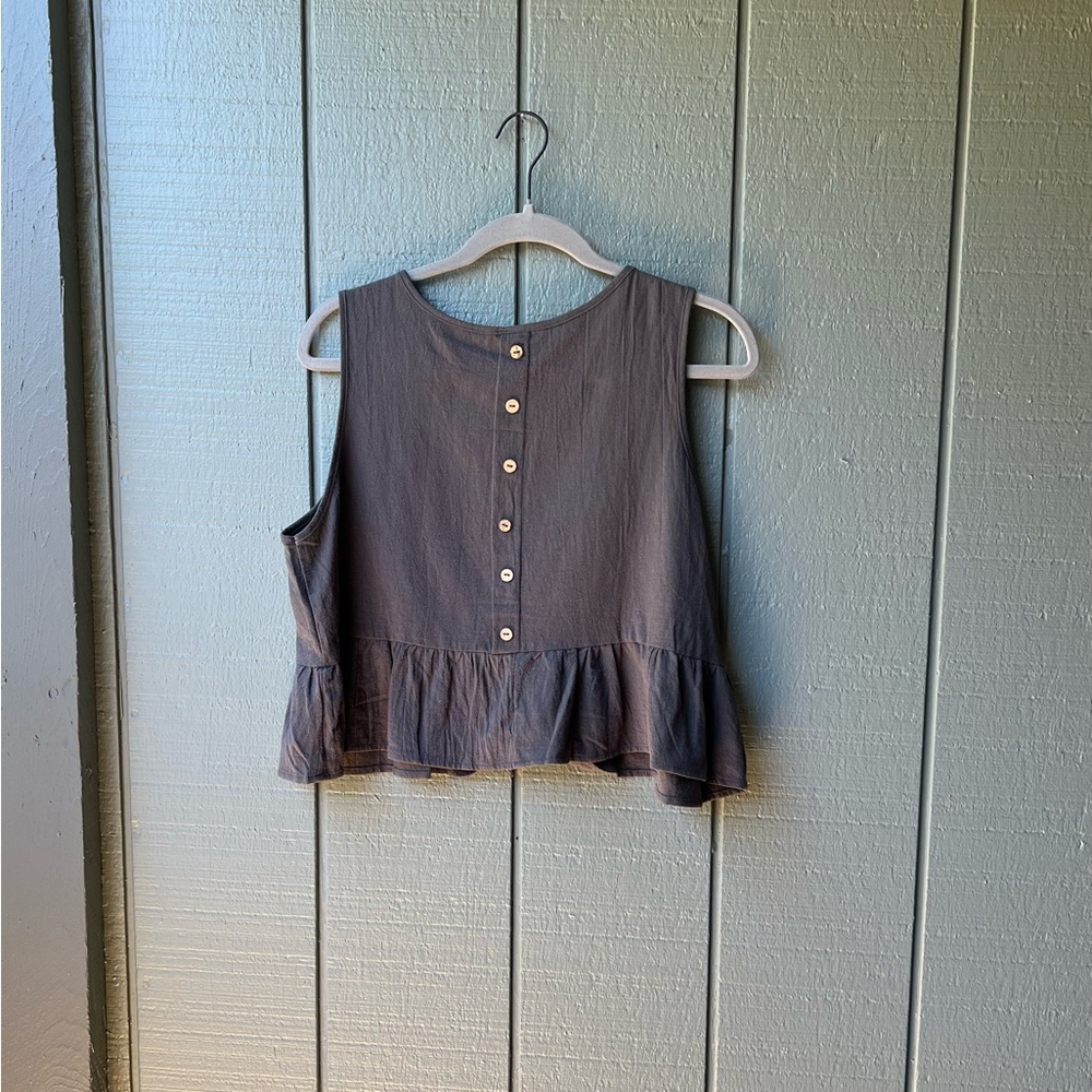 Gray Cropped Ruffles & Buttons Tank Top - Picture 2 of 11